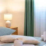 Nest Ciovo * Τρογκίρ