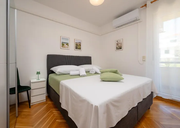 Nest Ciovo * 特罗吉尔