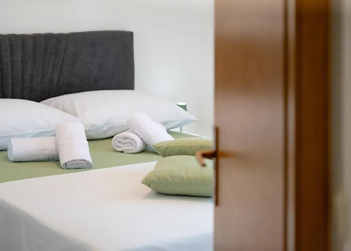 Nest Ciovo * 特罗吉尔