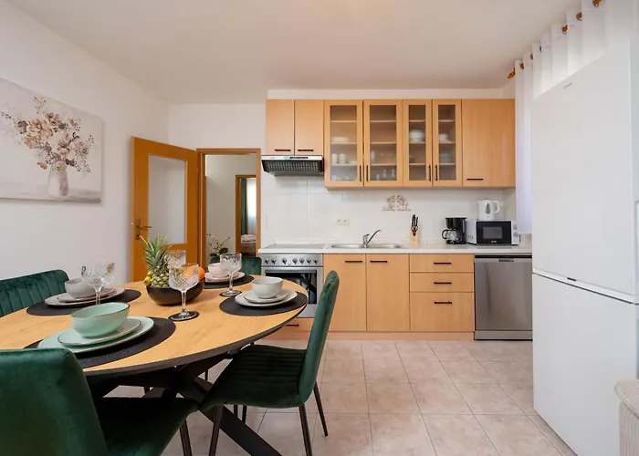 Nest Ciovo Apartment