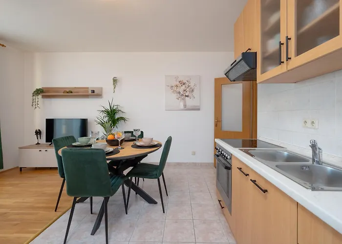 Apartment Nest Ciovo *