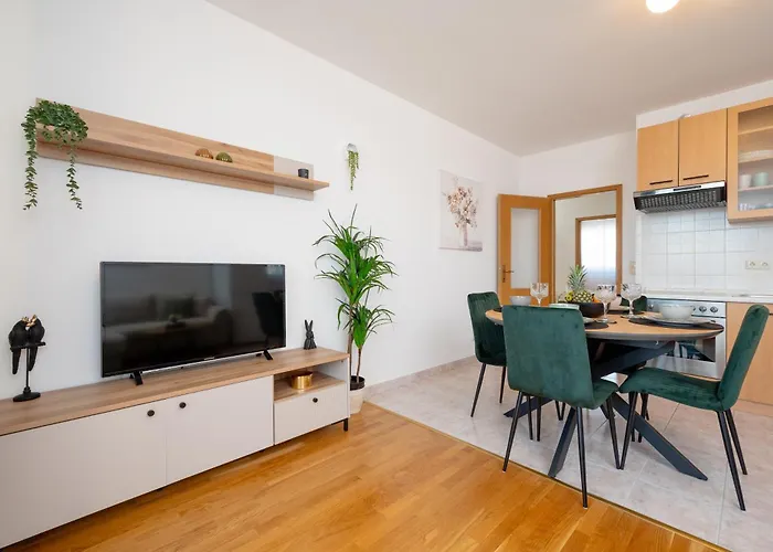 Apartment Nest Ciovo *